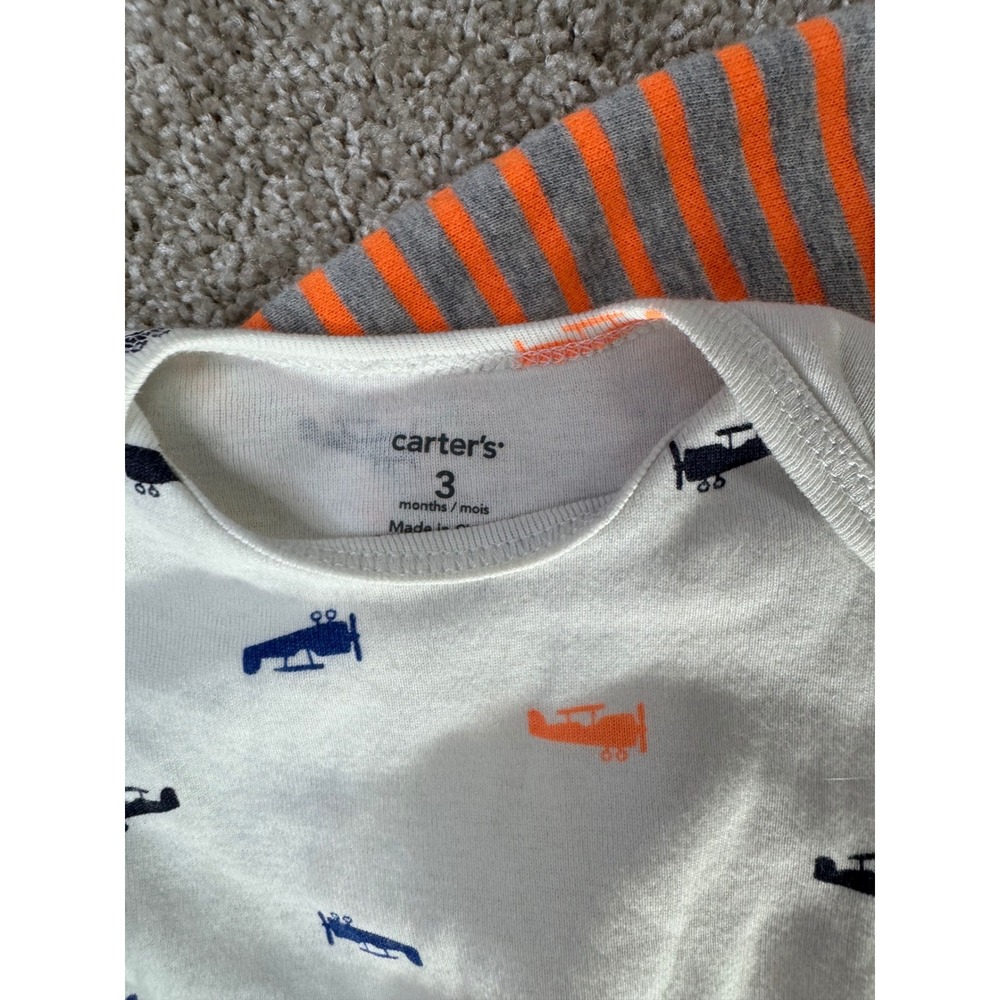 Carters Baby Boy 2 Piece Set 3 Months Airplane Bodysuit and Zip Up Sweatshirt - Picture 3 of 5
